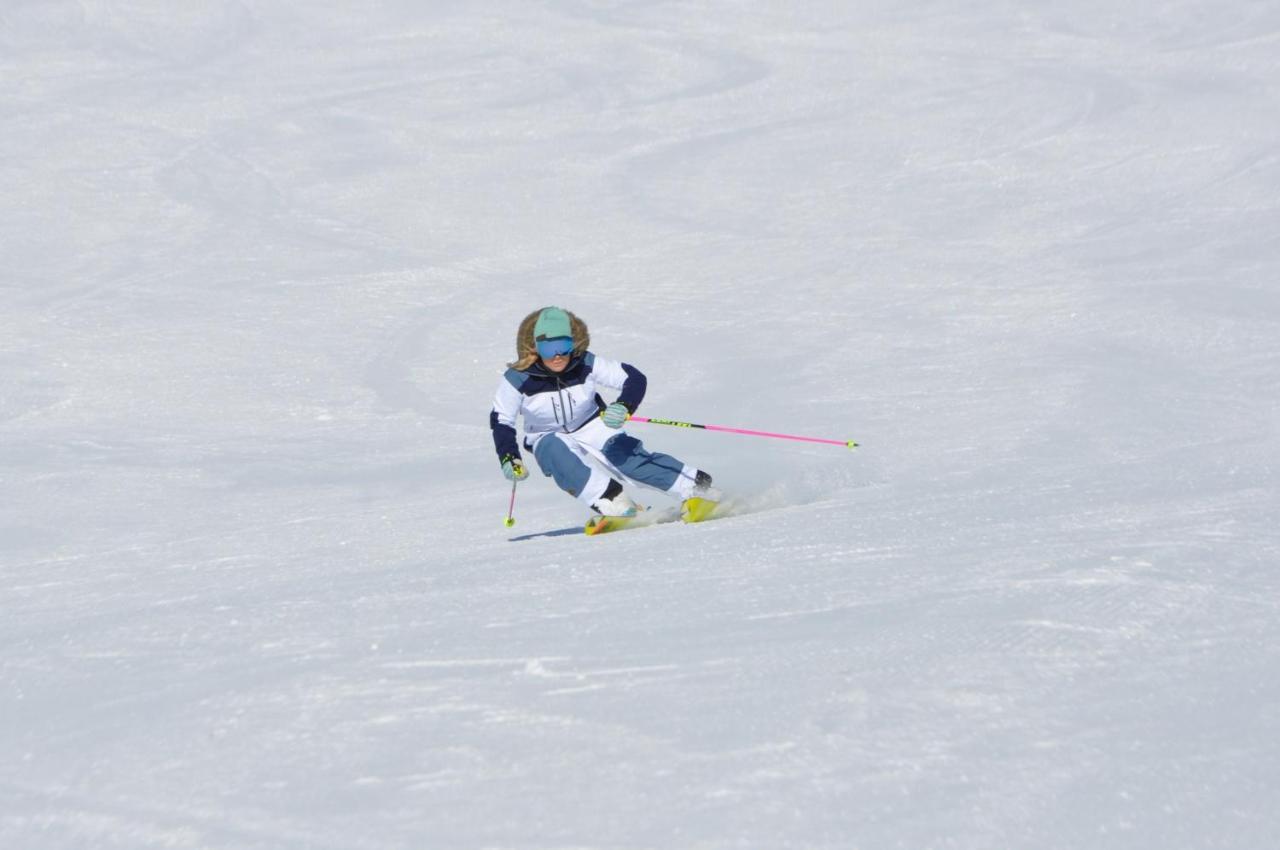 Les Allues Two Bedroom Apartment La Voute, Chandon Near Meribel - Sleeps 4 Adults Or 2 Adults And 3 Children מראה חיצוני תמונה