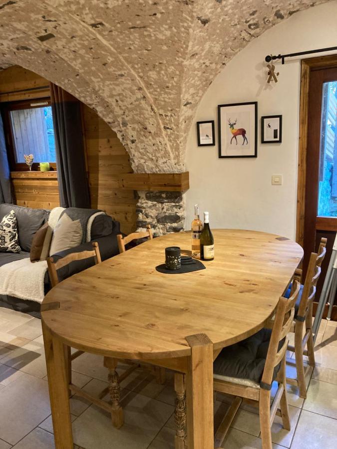 Les Allues Two Bedroom Apartment La Voute, Chandon Near Meribel - Sleeps 4 Adults Or 2 Adults And 3 Children מראה חיצוני תמונה